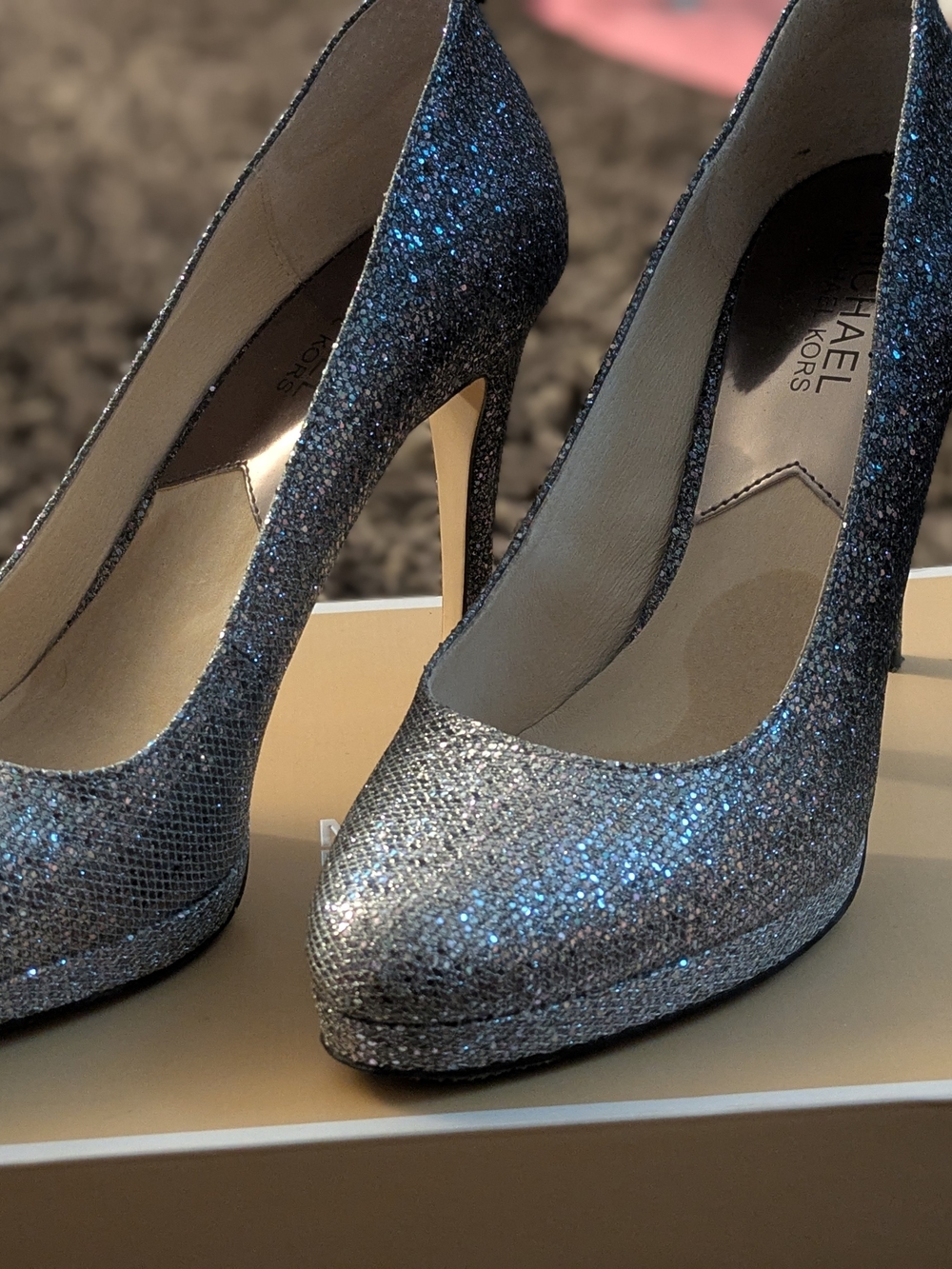 Michael Kors Glitter Platform Pump in Silver-Blue